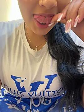 luisa_fernandaa (F young) - We play in ticket show