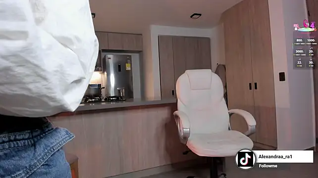 Alexandra_ra webcam