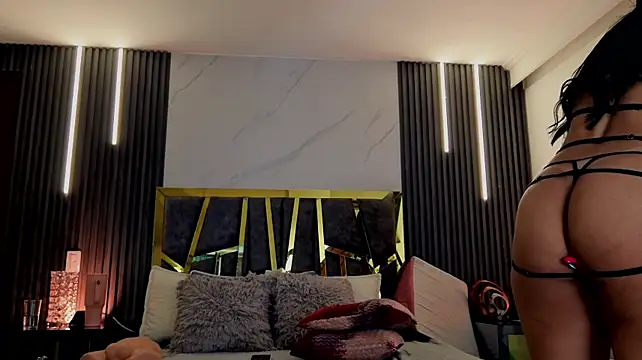 ScarletTorres live cam on StripChat