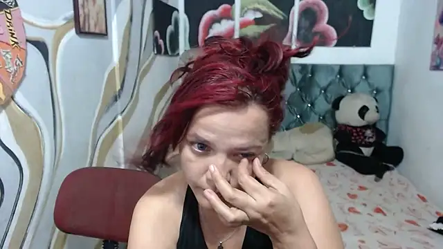 manzanahot9 live cam on StripChat