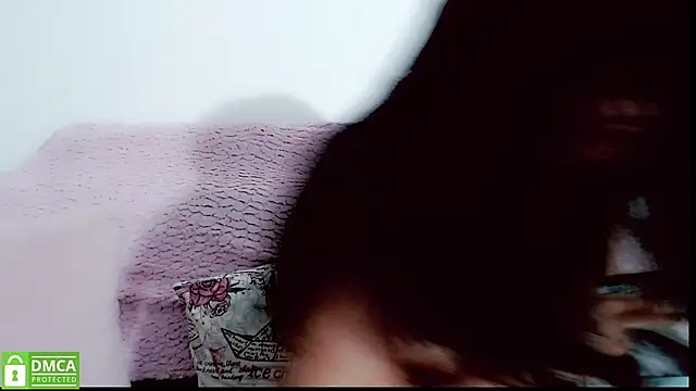 mariana_katto live cam on StripChat