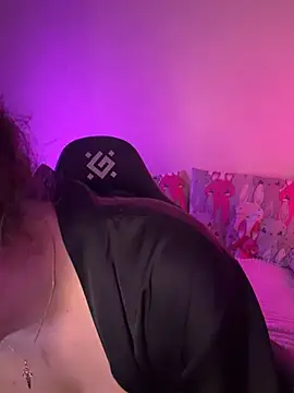 Your_insomniya live cam on StripChat