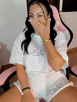 ReiyaRey live cam