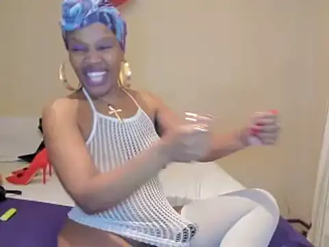 AfricanSquirtingQueen webcam
