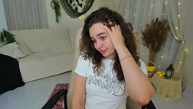 MiracleCurly webcam