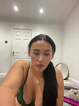 LaBellaaX live cam preview