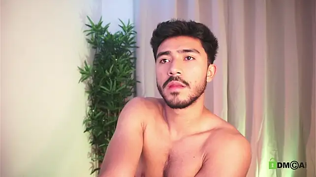 dam0n_fr0st live cam on StripChat