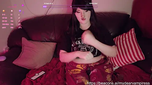 venusflytrapped live cam on StripChat