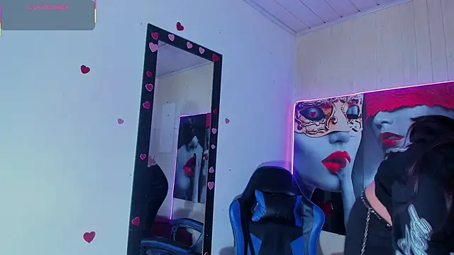 kittymiauu444 live cam on StripChat