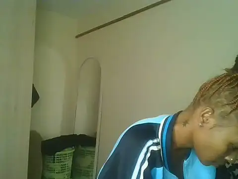 Prettyquueen live cam on StripChat