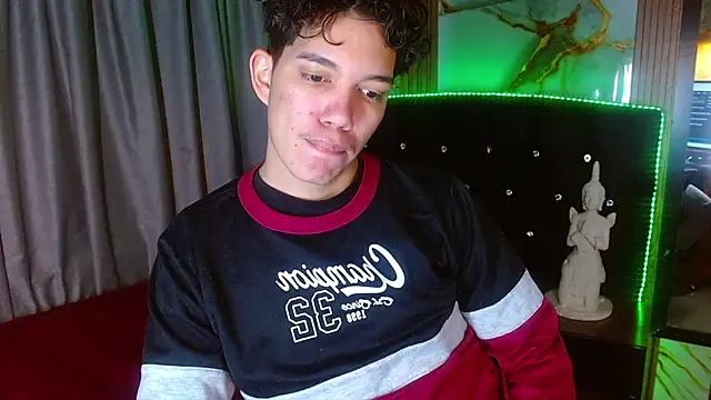 haku_nayro webcam