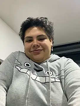 Hailey_Curvy live cam on StripChat