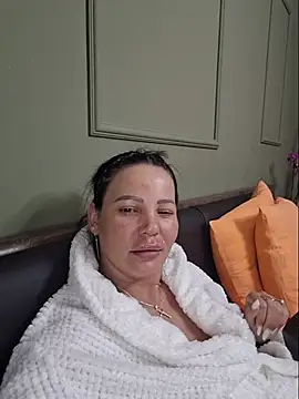 Ella_sweety00 live cam on StripChat