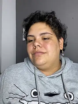 Hailey_Curvy webcam