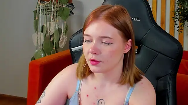 ElinaVale webcam