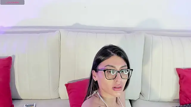 Sophiia_Castro live cam on StripChat
