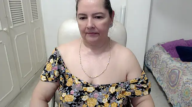 leonela_69 webcam