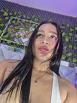 Sara_Chanel_