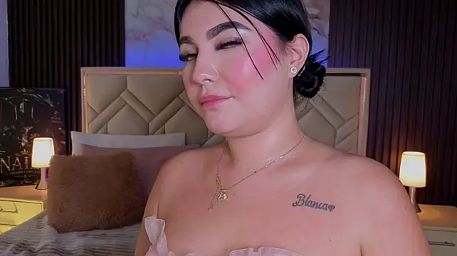 MiaaFarrel live cam preview