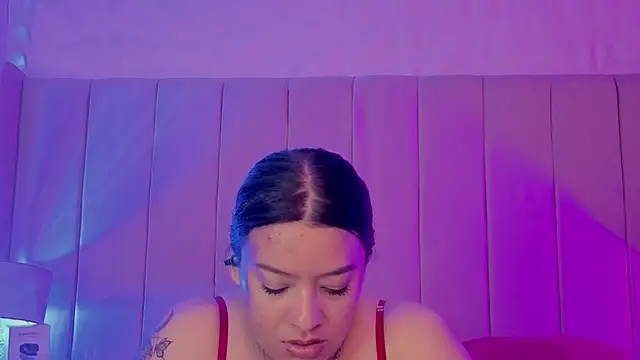 MollyBigBoobs12