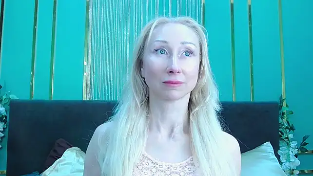 KissDreamm live cam on StripChat