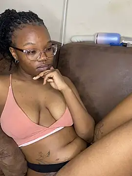 YummyMelanin117 webcam