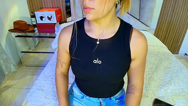 Natalyefoster live cam preview