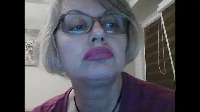 Francesca57 live cam preview