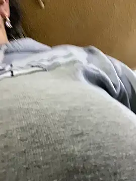 Hailey_Curvy