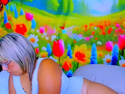 indianroxy live cam on StripChat
