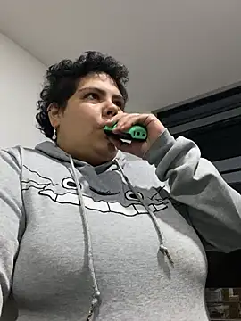 Hailey_Curvy live cam preview