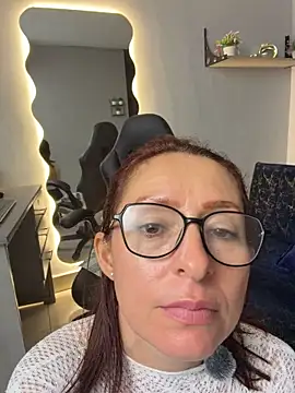 Yelena03 live cam preview