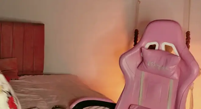 uchiiky_doll live cam preview