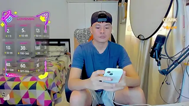 clarkdangerous live cam on StripChat