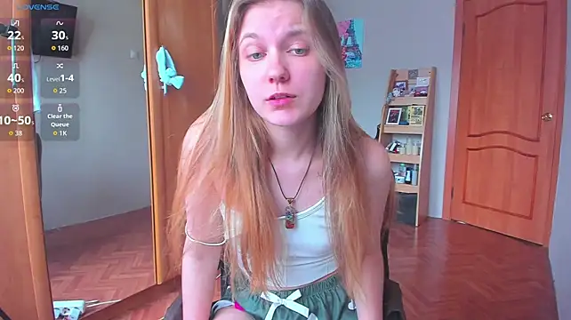 Tiny_Kiss webcam