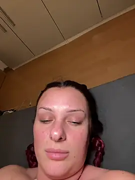 oliviaafischer (F young) - Finger asshole + 3 videos