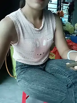 Thobaby112 live cam on StripChat