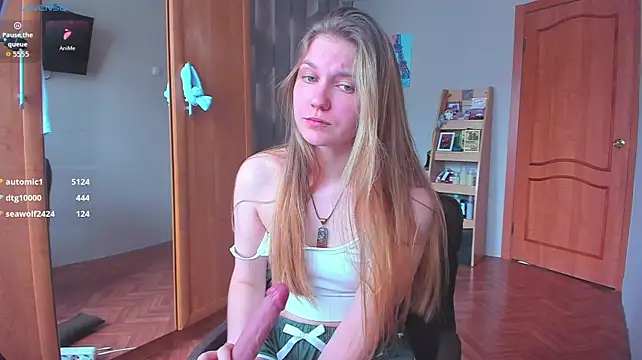 Tiny_Kiss webcam