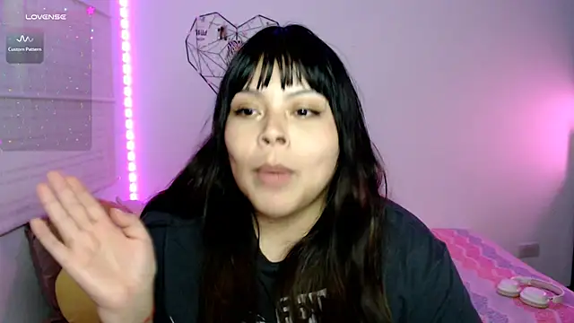 EllieMoonX webcam