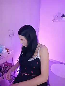 Julie_Bennet live cam on StripChat