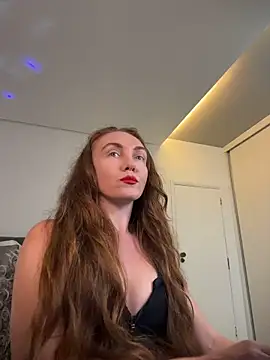 leverageurassets live cam on StripChat