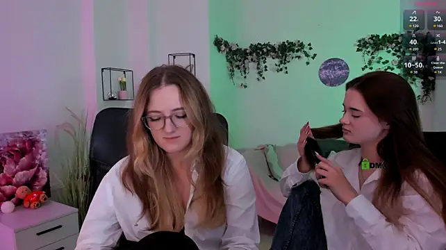 liana_kisses webcam