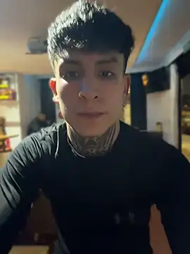 _Tomy08calderon live cam on StripChat