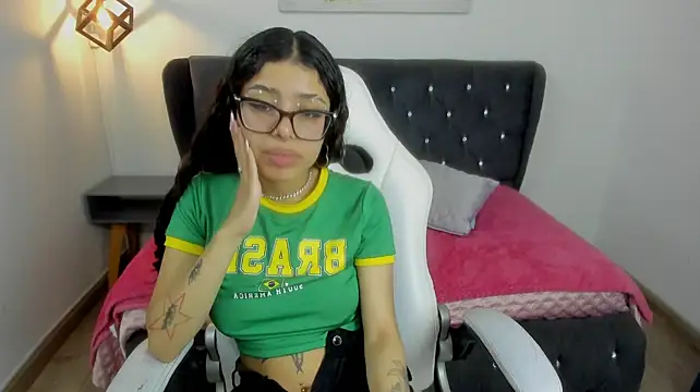 Issaa_Tyler webcam