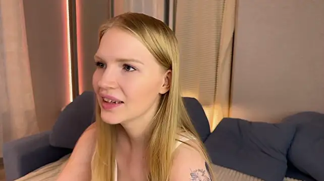 pestiyilinet live cam on StripChat