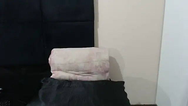 SweetHotBabby18 webcam