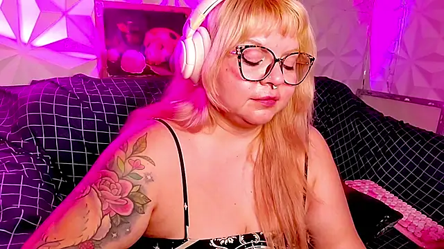 Satyn_doll