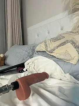 celeste_amber (F young) - Doggy style and rub my asshole 😈