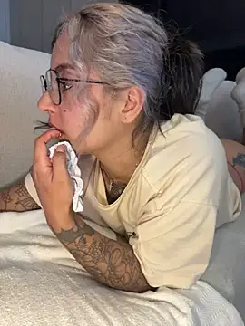 Rae_Lil_White webcam