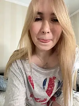 MarlboroWeb live cam on StripChat